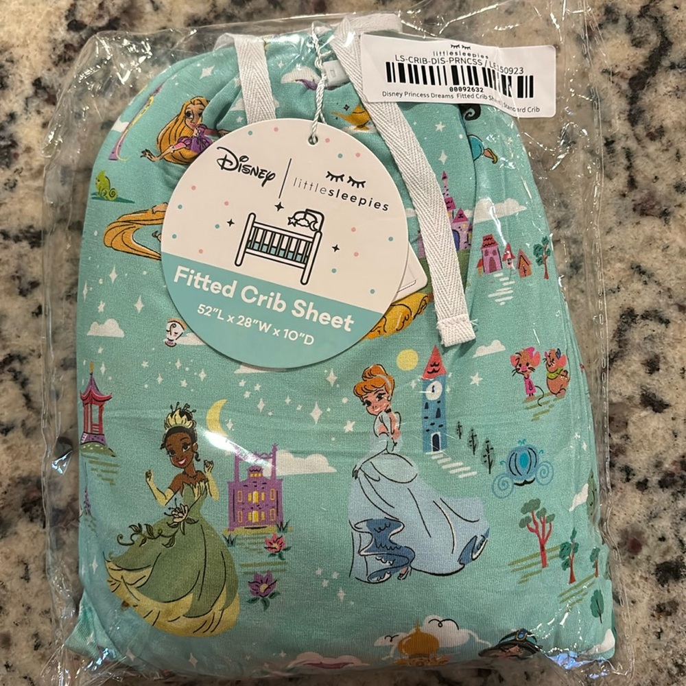 NIB Princess Dreams crib sheet